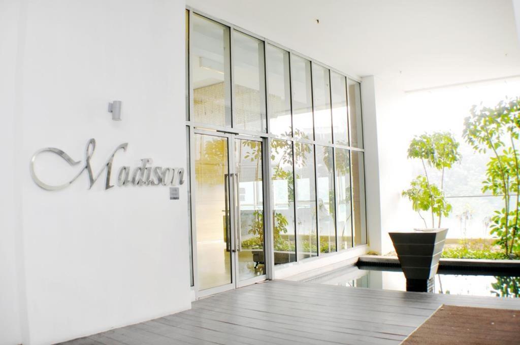 קואלה לומפור Maxhome@Regalia Suite Residence. Kl מראה חיצוני תמונה